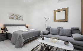 Stellar Dwell Apartment